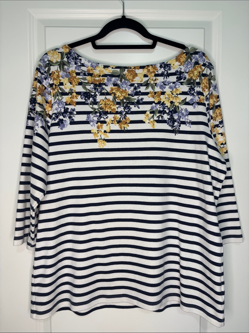 Vintage Karen Scott embellished 3/4 sleeve spring Hydrangea top